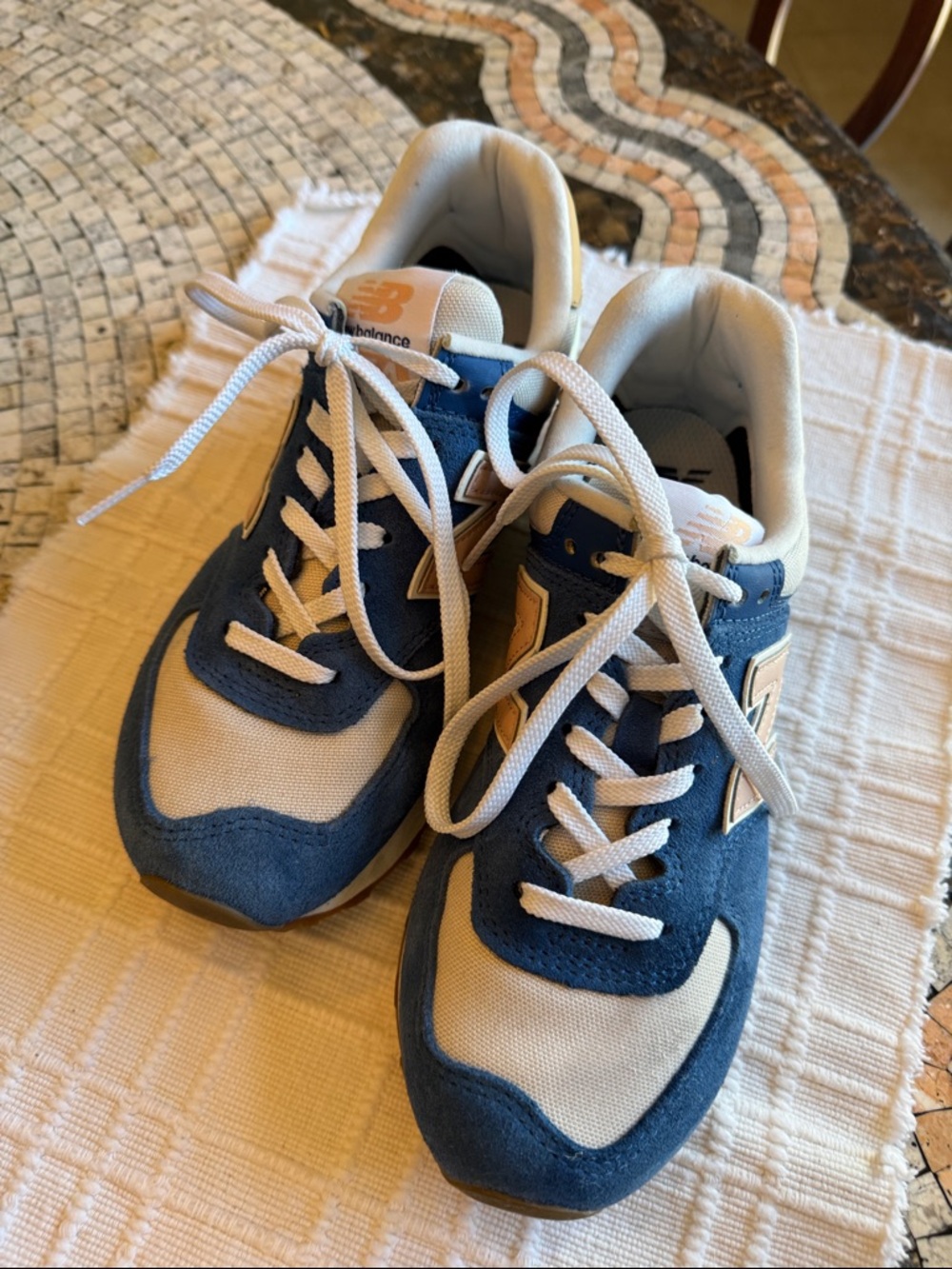 New Balance women’s Blue/White/Pink Retro Runner Sneakers